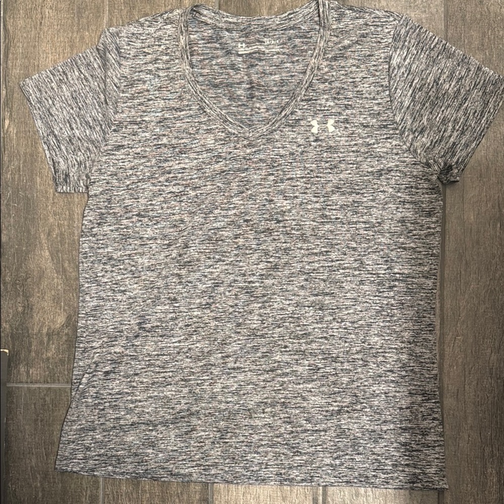 Under Armour Women's Gray V-Neck Top - size Large